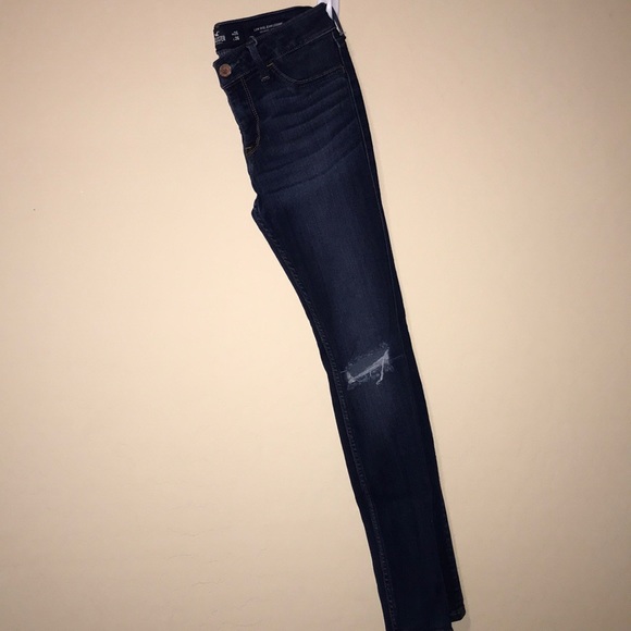 Hollister Jeans - Picture 1 of 5
